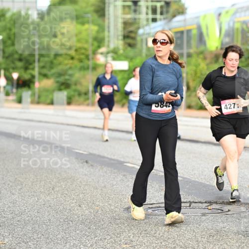 06.09.2026 - CURREX Alsterlauf Dr. Thomas Lammeyer http://msf.ph/oto/10145844 06.09.2026 10:19:40 Laufen 5842, 427 meine-sportfotos.de