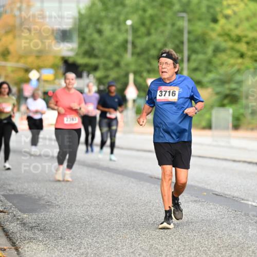 06.09.2026 - CURREX Alsterlauf Dr. Thomas Lammeyer http://msf.ph/oto/10145855 06.09.2026 10:19:46 Laufen 3716 meine-sportfotos.de