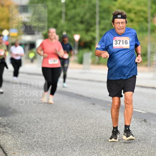 06.09.2026 - CURREX Alsterlauf Dr. Thomas Lammeyer http://msf.ph/oto/10145860 06.09.2026 10:19:48 Laufen 3716 meine-sportfotos.de