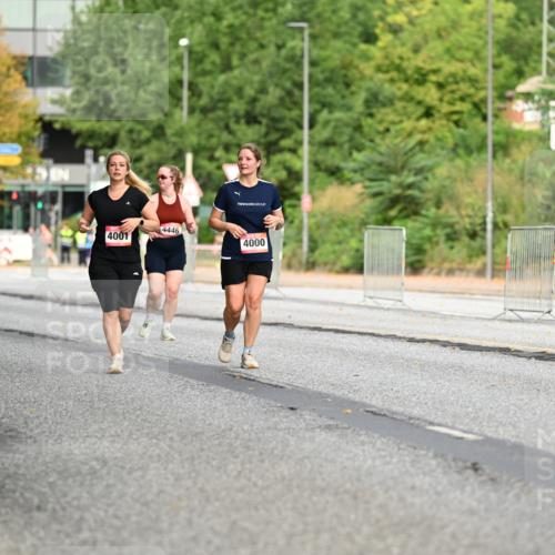 06.09.2026 - CURREX Alsterlauf Dr. Thomas Lammeyer http://msf.ph/oto/10145986 06.09.2026 10:20:08 Laufen 4001, 4446, 4000 meine-sportfotos.de