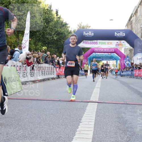 06.09.2026 - CURREX Alsterlauf Yannick Fuchs http://msf.ph/oto/10146085 06.09.2026 09:47:49 Ziel 2850, 5704, 6228, 6262, 6378, 8189 meine-sportfotos.de