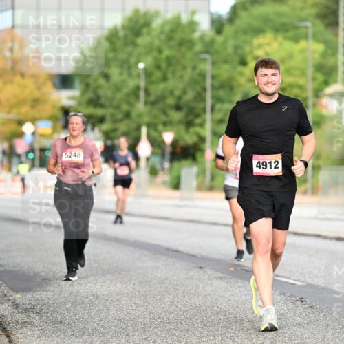 06.09.2026 - CURREX Alsterlauf Dr. Thomas Lammeyer http://msf.ph/oto/10146091 06.09.2026 10:20:35 Laufen 5248, 4912 meine-sportfotos.de