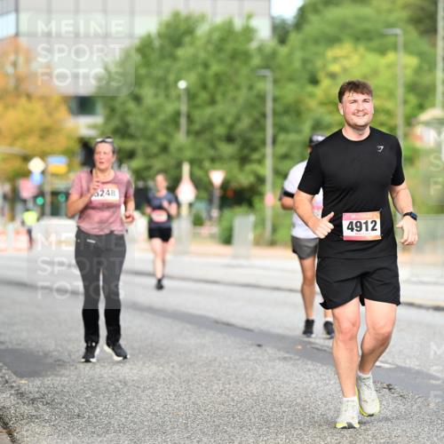 06.09.2026 - CURREX Alsterlauf Dr. Thomas Lammeyer http://msf.ph/oto/10146092 06.09.2026 10:20:35 Laufen 4912 meine-sportfotos.de