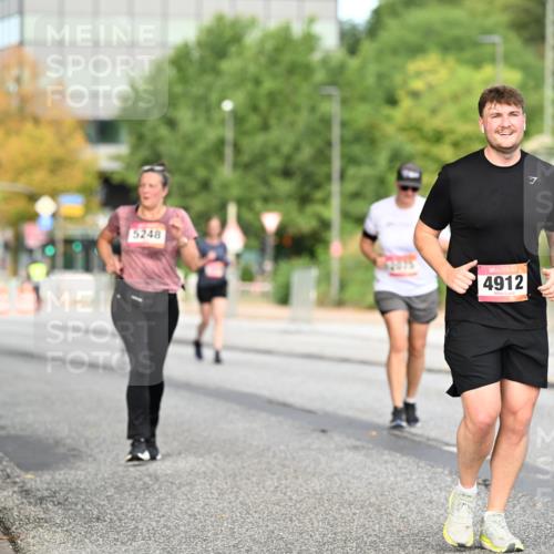 06.09.2026 - CURREX Alsterlauf Dr. Thomas Lammeyer http://msf.ph/oto/10146097 06.09.2026 10:20:35 Laufen 5248, 22075, 4912, 7 meine-sportfotos.de