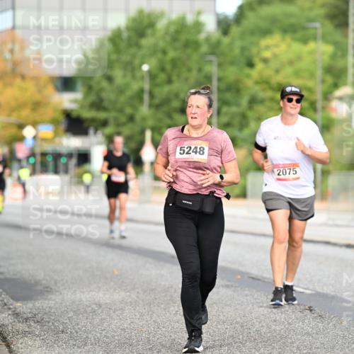 06.09.2026 - CURREX Alsterlauf Dr. Thomas Lammeyer http://msf.ph/oto/10146112 06.09.2026 10:20:37 Laufen 5248, 2075 meine-sportfotos.de