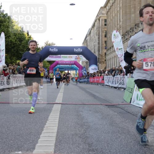06.09.2026 - CURREX Alsterlauf Yannick Fuchs http://msf.ph/oto/10146115 06.09.2026 09:47:50 Ziel 2759, 2850, 5704, 5845, 6228, 6262 meine-sportfotos.de