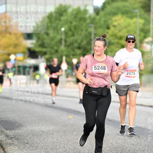 06.09.2026 - CURREX Alsterlauf Dr. Thomas Lammeyer http://msf.ph/oto/10146116 06.09.2026 10:20:38 Laufen 5248, 2075 meine-sportfotos.de