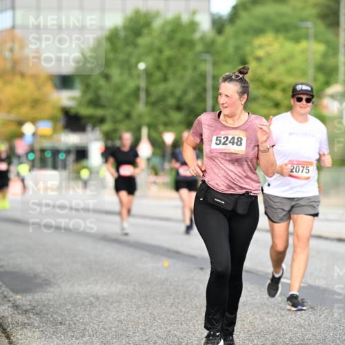 06.09.2026 - CURREX Alsterlauf Dr. Thomas Lammeyer http://msf.ph/oto/10146117 06.09.2026 10:20:38 Laufen 5248, 2075 meine-sportfotos.de