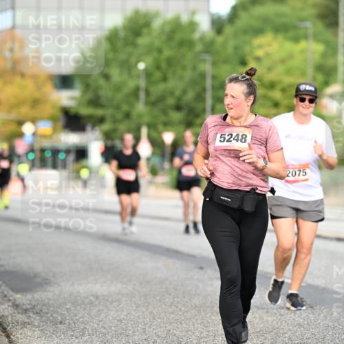 06.09.2026 - CURREX Alsterlauf Dr. Thomas Lammeyer http://msf.ph/oto/10146120 06.09.2026 10:20:38 Laufen 5248, 2075 meine-sportfotos.de