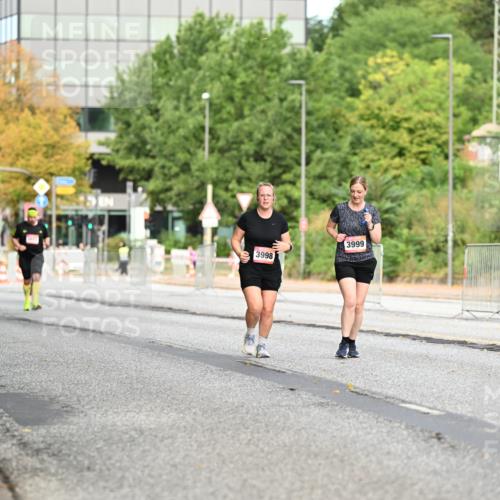 06.09.2026 - CURREX Alsterlauf Dr. Thomas Lammeyer http://msf.ph/oto/10146145 06.09.2026 10:20:41 Laufen 3998, 3999 meine-sportfotos.de