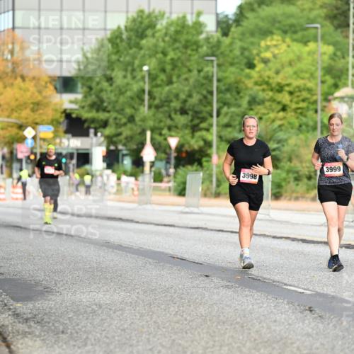 06.09.2026 - CURREX Alsterlauf Dr. Thomas Lammeyer http://msf.ph/oto/10146165 06.09.2026 10:20:43 Laufen 3998, 3999 meine-sportfotos.de