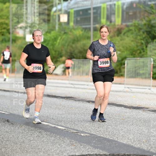 06.09.2026 - CURREX Alsterlauf Dr. Thomas Lammeyer http://msf.ph/oto/10146179 06.09.2026 10:20:47 Laufen 3998, 3999 meine-sportfotos.de