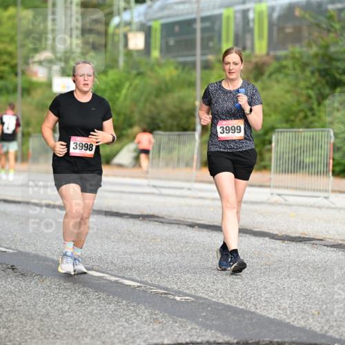 06.09.2026 - CURREX Alsterlauf Dr. Thomas Lammeyer http://msf.ph/oto/10146180 06.09.2026 10:20:47 Laufen 3998, 3999 meine-sportfotos.de