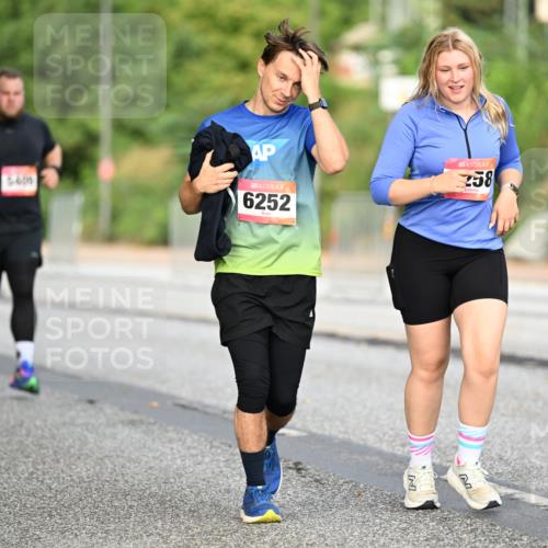06.09.2026 - CURREX Alsterlauf Dr. Thomas Lammeyer http://msf.ph/oto/10146265 06.09.2026 10:21:07 Laufen 6252, 58 meine-sportfotos.de