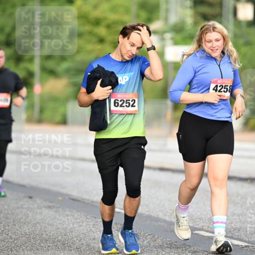 06.09.2026 - CURREX Alsterlauf Dr. Thomas Lammeyer http://msf.ph/oto/10146266 06.09.2026 10:21:07 Laufen 6252, 4258 meine-sportfotos.de