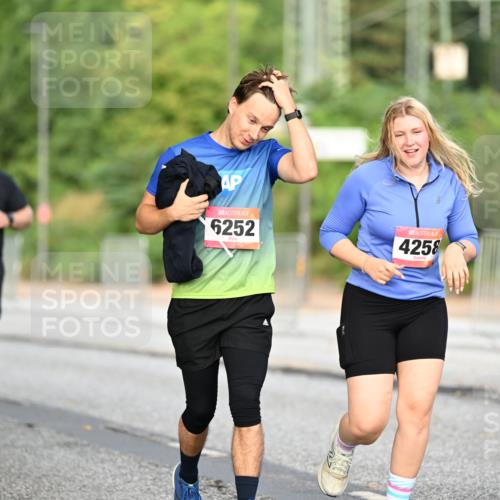 06.09.2026 - CURREX Alsterlauf Dr. Thomas Lammeyer http://msf.ph/oto/10146267 06.09.2026 10:21:07 Laufen 5409, 6252, 4258 meine-sportfotos.de