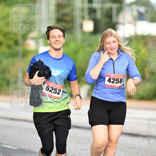 06.09.2026 - CURREX Alsterlauf Dr. Thomas Lammeyer http://msf.ph/oto/10146276 06.09.2026 10:21:08 Laufen 8, 4258, 6252 meine-sportfotos.de