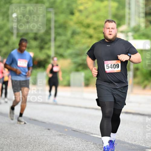 06.09.2026 - CURREX Alsterlauf Dr. Thomas Lammeyer http://msf.ph/oto/10146289 06.09.2026 10:21:10 Laufen 5409 meine-sportfotos.de