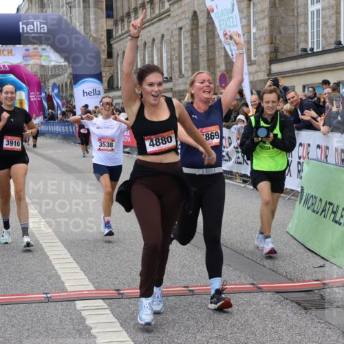 06.09.2026 - CURREX Alsterlauf Strokosch-Dieckow http://msf.ph/oto/10146324 06.09.2026 10:21:54 Ziel 2667, 2668, 2669, 3106, 3538, 3904, 3910, 4025, 4869, 4880, 5508, 8232 meine-sportfotos.de