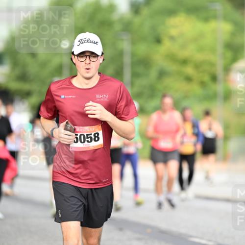 06.09.2026 - CURREX Alsterlauf Dr. Thomas Lammeyer http://msf.ph/oto/10146333 06.09.2026 10:21:17 Laufen 5058 meine-sportfotos.de