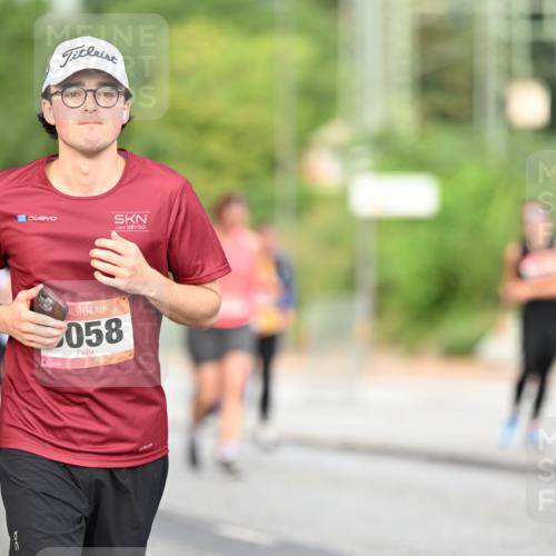 06.09.2026 - CURREX Alsterlauf Dr. Thomas Lammeyer http://msf.ph/oto/10146343 06.09.2026 10:21:18 Laufen 058 meine-sportfotos.de