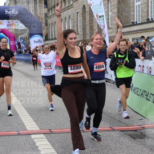 06.09.2026 - CURREX Alsterlauf Strokosch-Dieckow http://msf.ph/oto/10146344 06.09.2026 10:21:54 Ziel 2667, 2668, 2669, 3106, 3538, 3904, 3910, 4025, 4869, 4880, 5508, 8232 meine-sportfotos.de
