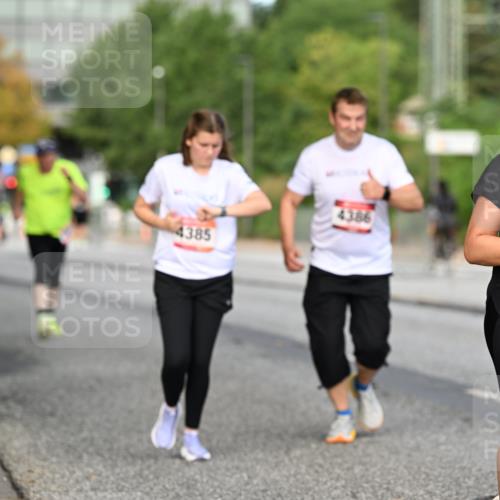 06.09.2026 - CURREX Alsterlauf Dr. Thomas Lammeyer http://msf.ph/oto/10146401 06.09.2026 10:21:28 Laufen 4385, 4386, 170 meine-sportfotos.de