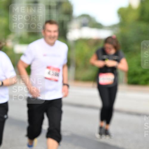 06.09.2026 - CURREX Alsterlauf Dr. Thomas Lammeyer http://msf.ph/oto/10146422 06.09.2026 10:21:30 Laufen  meine-sportfotos.de