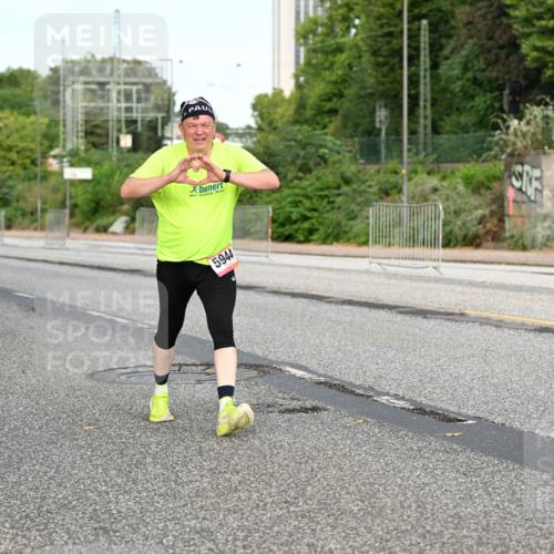 06.09.2026 - CURREX Alsterlauf Dr. Thomas Lammeyer http://msf.ph/oto/10146444 06.09.2026 10:21:37 Laufen 5944 meine-sportfotos.de