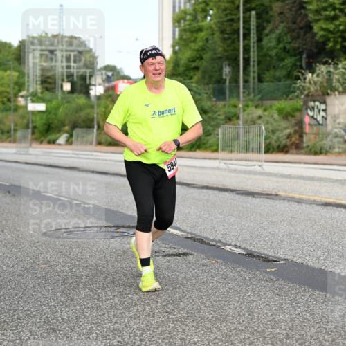 06.09.2026 - CURREX Alsterlauf Dr. Thomas Lammeyer http://msf.ph/oto/10146450 06.09.2026 10:21:37 Laufen 594 meine-sportfotos.de