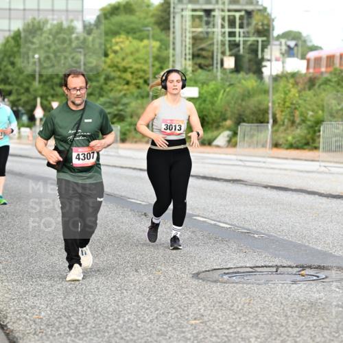 06.09.2026 - CURREX Alsterlauf Dr. Thomas Lammeyer http://msf.ph/oto/10146480 06.09.2026 10:21:46 Laufen 4307, 3013 meine-sportfotos.de