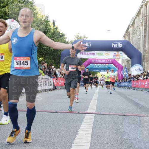 06.09.2026 - CURREX Alsterlauf Yannick Fuchs http://msf.ph/oto/10146497 06.09.2026 09:47:55 Ziel 2114, 2759, 4145, 4718, 4743, 5020, 5219, 5704, 5845, 6228, 6262 meine-sportfotos.de