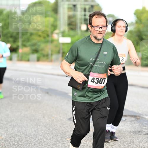 06.09.2026 - CURREX Alsterlauf Dr. Thomas Lammeyer http://msf.ph/oto/10146501 06.09.2026 10:21:49 Laufen 13, 4307 meine-sportfotos.de
