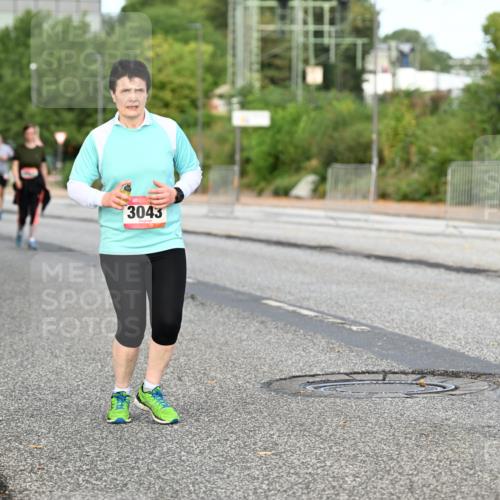 06.09.2026 - CURREX Alsterlauf Dr. Thomas Lammeyer http://msf.ph/oto/10146524 06.09.2026 10:21:52 Laufen 3043 meine-sportfotos.de