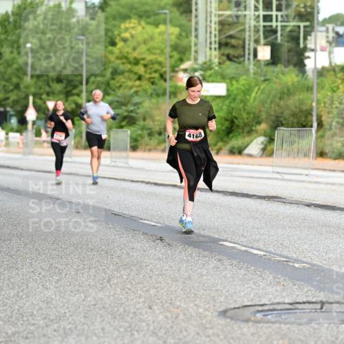 06.09.2026 - CURREX Alsterlauf Dr. Thomas Lammeyer http://msf.ph/oto/10146533 06.09.2026 10:21:57 Laufen 5066, 4978, 2761, 4168 meine-sportfotos.de