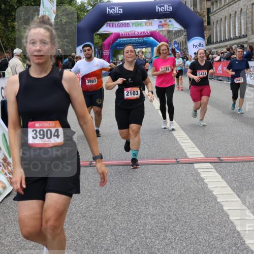 06.09.2026 - CURREX Alsterlauf Strokosch-Dieckow http://msf.ph/oto/10146547 06.09.2026 10:22:01 Ziel 2103, 2422, 3474, 3538, 3904, 3910, 3983, 4025, 4869, 4960, 5431, 5442, 5508, 8232 meine-sportfotos.de