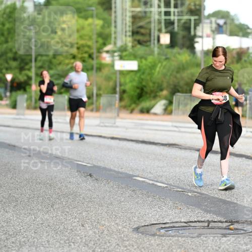 06.09.2026 - CURREX Alsterlauf Dr. Thomas Lammeyer http://msf.ph/oto/10146552 06.09.2026 10:21:59 Laufen 5066, 4978, 38 meine-sportfotos.de