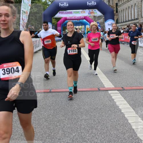06.09.2026 - CURREX Alsterlauf Strokosch-Dieckow http://msf.ph/oto/10146573 06.09.2026 10:22:01 Ziel 2103, 2422, 3474, 3538, 3904, 3910, 3983, 4025, 4869, 4960, 5431, 5442, 5508, 8232 meine-sportfotos.de