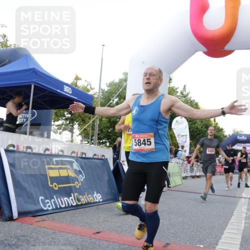 06.09.2026 - CURREX Alsterlauf Yannick Fuchs http://msf.ph/oto/10146574 06.09.2026 09:47:56 Ziel 2114, 2759, 4145, 4718, 4743, 5020, 5076, 5219, 5704, 5845, 6228, 6262 meine-sportfotos.de