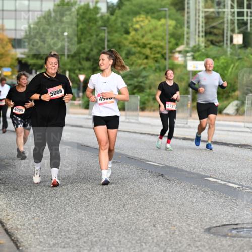 06.09.2026 - CURREX Alsterlauf Dr. Thomas Lammeyer http://msf.ph/oto/10146576 06.09.2026 10:22:01 Laufen 4095, 5066, 45, 2791 meine-sportfotos.de