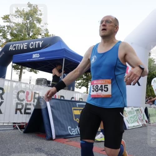 06.09.2026 - CURREX Alsterlauf Yannick Fuchs http://msf.ph/oto/10146590 06.09.2026 09:47:56 Ziel 2114, 2759, 4145, 4718, 4743, 5020, 5076, 5219, 5704, 5845, 6228, 6262 meine-sportfotos.de