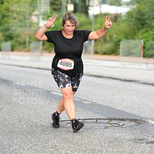 06.09.2026 - CURREX Alsterlauf Dr. Thomas Lammeyer http://msf.ph/oto/10146634 06.09.2026 10:22:08 Laufen 4095 meine-sportfotos.de