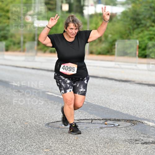 06.09.2026 - CURREX Alsterlauf Dr. Thomas Lammeyer http://msf.ph/oto/10146635 06.09.2026 10:22:08 Laufen 4095 meine-sportfotos.de