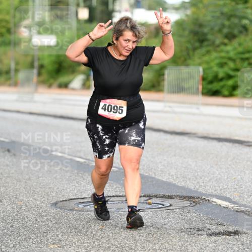 06.09.2026 - CURREX Alsterlauf Dr. Thomas Lammeyer http://msf.ph/oto/10146637 06.09.2026 10:22:09 Laufen 4095 meine-sportfotos.de