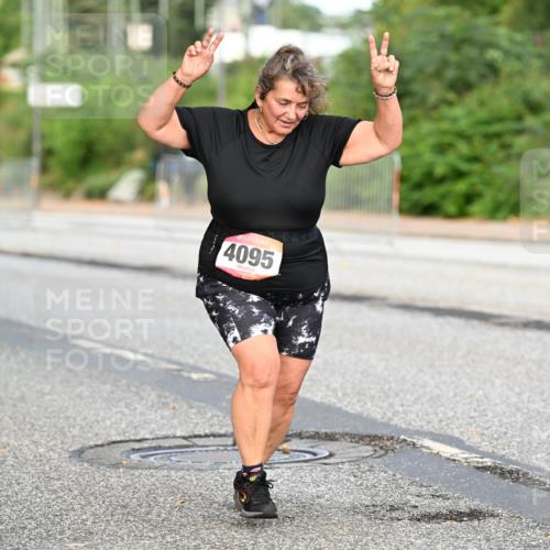 06.09.2026 - CURREX Alsterlauf Dr. Thomas Lammeyer http://msf.ph/oto/10146641 06.09.2026 10:22:09 Laufen 4095 meine-sportfotos.de