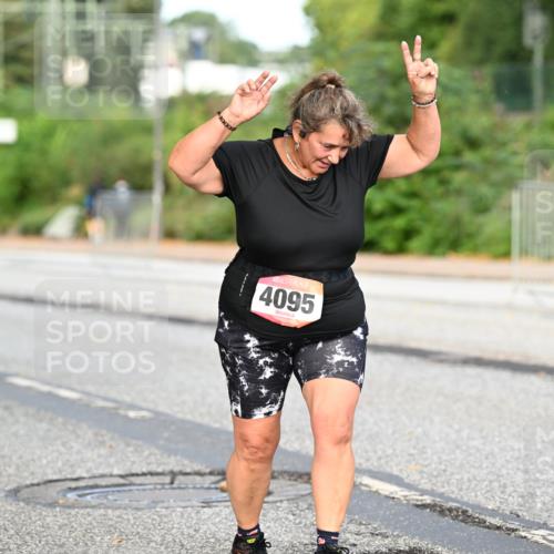 06.09.2026 - CURREX Alsterlauf Dr. Thomas Lammeyer http://msf.ph/oto/10146645 06.09.2026 10:22:09 Laufen 4095 meine-sportfotos.de