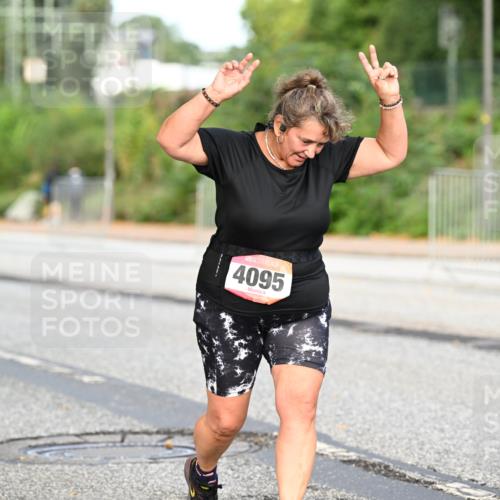 06.09.2026 - CURREX Alsterlauf Dr. Thomas Lammeyer http://msf.ph/oto/10146646 06.09.2026 10:22:09 Laufen 4095 meine-sportfotos.de