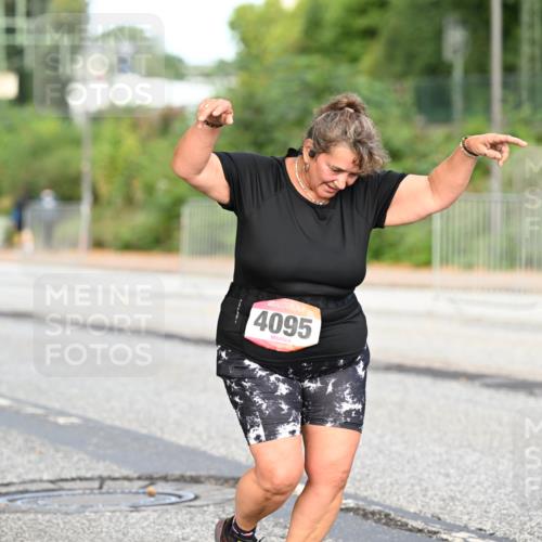 06.09.2026 - CURREX Alsterlauf Dr. Thomas Lammeyer http://msf.ph/oto/10146647 06.09.2026 10:22:09 Laufen 4095 meine-sportfotos.de