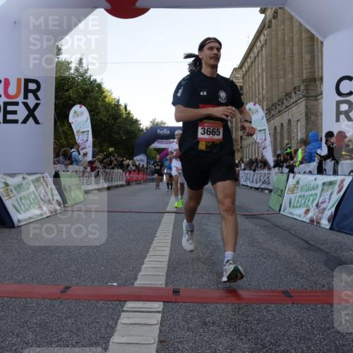 06.09.2026 - CURREX Alsterlauf Yannick Fuchs http://msf.ph/oto/10146723 06.09.2026 09:48:06 Ziel 2114, 2134, 2463, 3632, 3665, 4743, 5076, 5219, 5804, 5932, 6009 meine-sportfotos.de