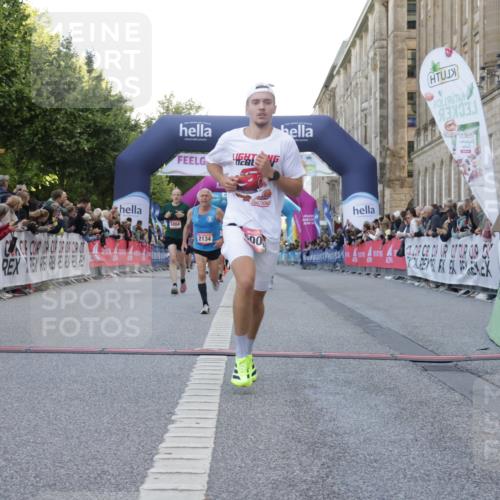 06.09.2026 - CURREX Alsterlauf Yannick Fuchs http://msf.ph/oto/10146744 06.09.2026 09:48:07 Ziel 2114, 2134, 2463, 3632, 3665, 4405, 4472, 4743, 5076, 5315, 5804, 5932, 6009 meine-sportfotos.de
